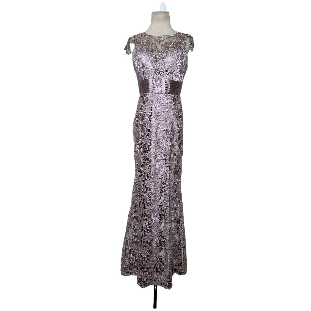 Royal Queen Collection lavander lace embellished formal dress size 8